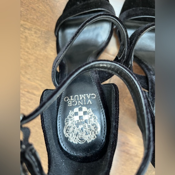 NEW VINCE CAMUTO black velvet strappy heels sz 7.5 - Picture 9 of 9
